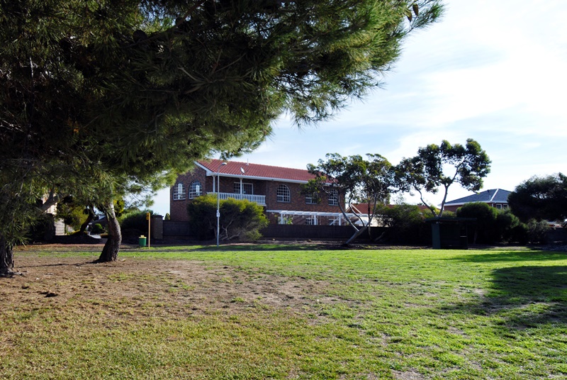 1.10 Cocos Gve, West Lakes (15)