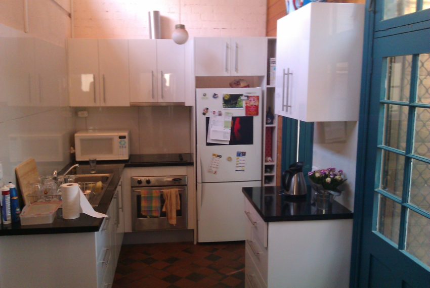 144 Drayton - Kitchen